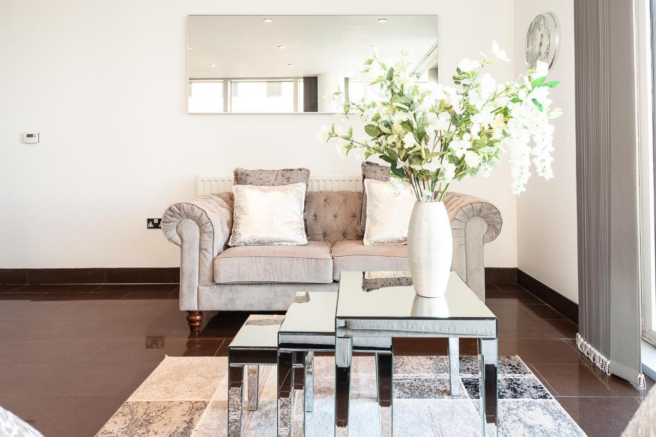 2 Bedroom 2 Bathroom Apartment In Central Milton Keynes With Free Parking And Smart Tv - Contractors, Relocation, Business Travellers Zewnętrze zdjęcie