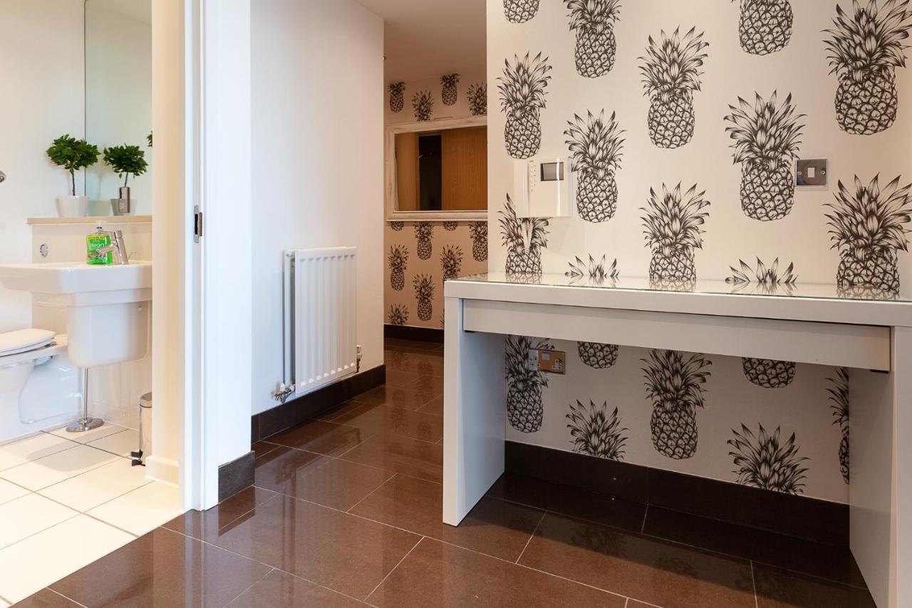 2 Bedroom 2 Bathroom Apartment In Central Milton Keynes With Free Parking And Smart Tv - Contractors, Relocation, Business Travellers Zewnętrze zdjęcie