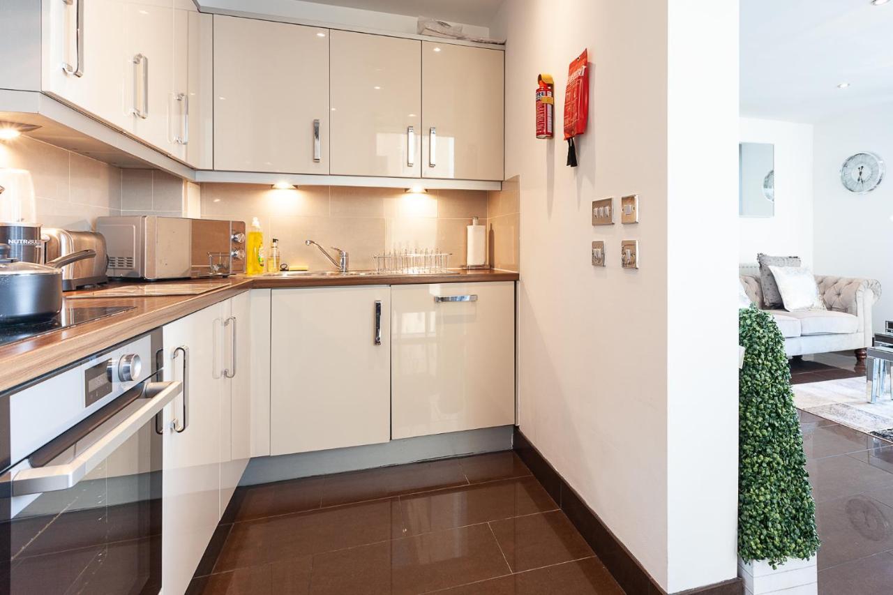 2 Bedroom 2 Bathroom Apartment In Central Milton Keynes With Free Parking And Smart Tv - Contractors, Relocation, Business Travellers Zewnętrze zdjęcie