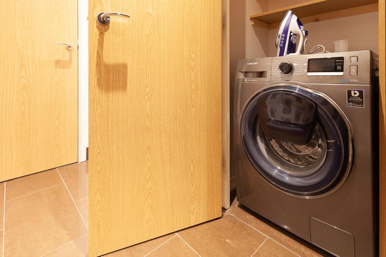 2 Bedroom 2 Bathroom Apartment In Central Milton Keynes With Free Parking And Smart Tv - Contractors, Relocation, Business Travellers Zewnętrze zdjęcie
