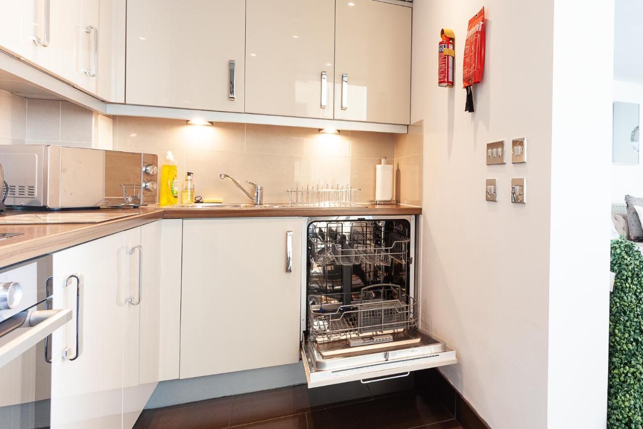 2 Bedroom 2 Bathroom Apartment In Central Milton Keynes With Free Parking And Smart Tv - Contractors, Relocation, Business Travellers Zewnętrze zdjęcie